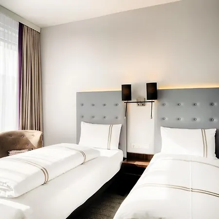 Premier Ost Hotel 3*