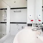 Premier Ost Hotel 3*