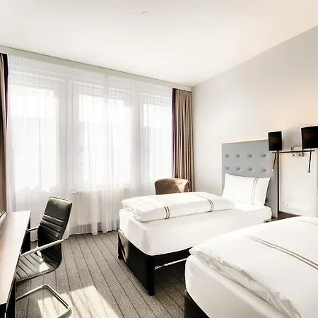 Premier Ost Hotel 3*