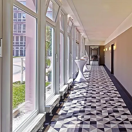 Premier Ost Hotel 3*