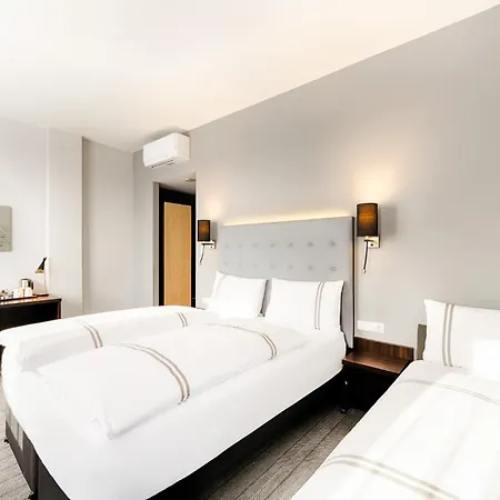 Premier Ost Hotel 3*