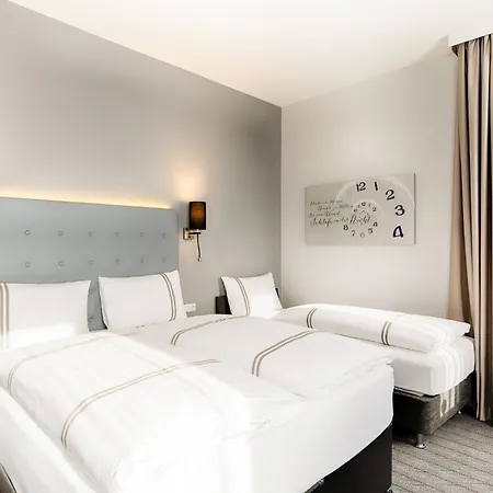 Premier Ost Hotel 3*