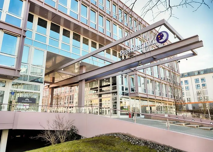 Premier Ost Hotel 3*