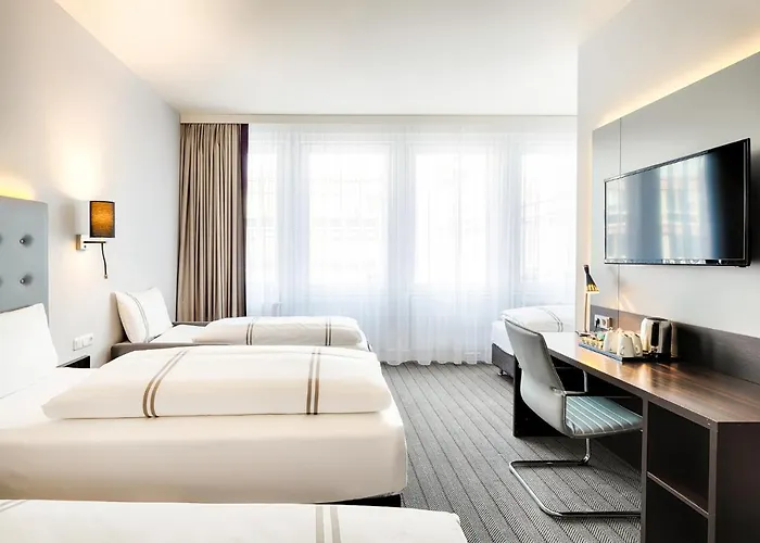 Premier Ost Hotel 3*